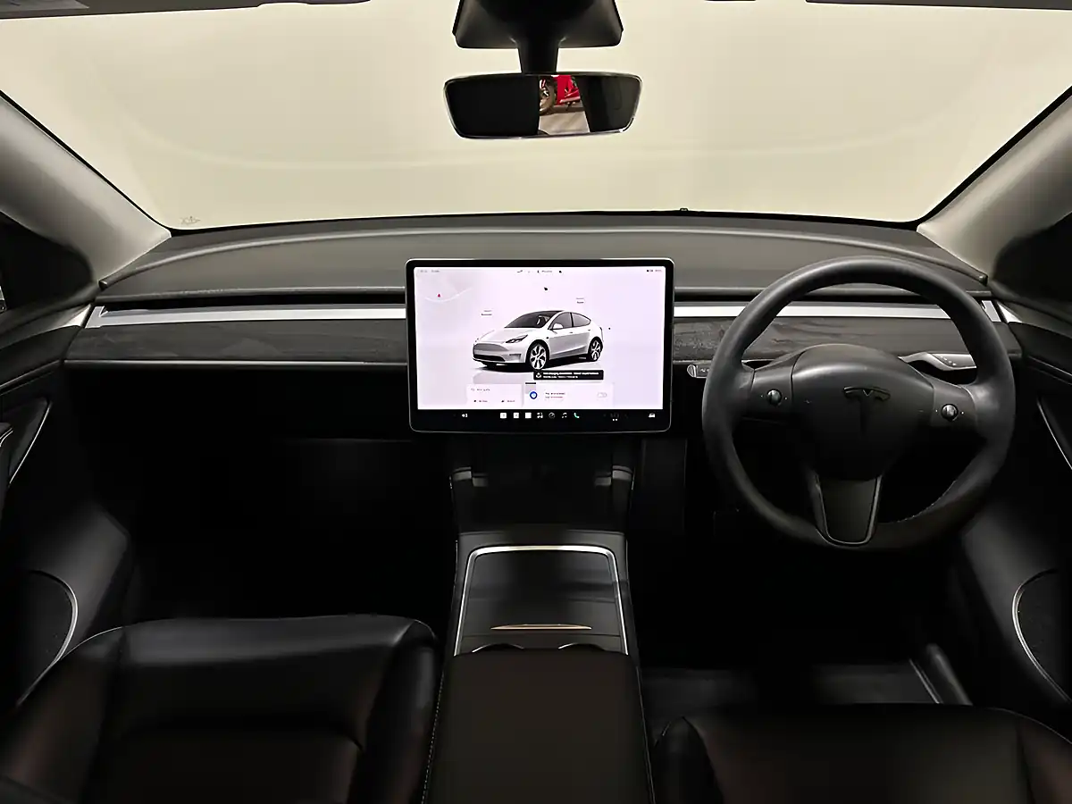 Used 2022 Tesla Model Y Long Range White - Interior and Exterior details 15