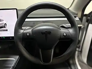 Used 2022 Tesla Model Y Long Range White - Interior and Exterior details 16