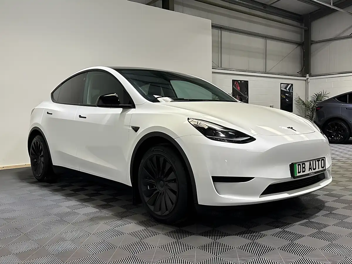 Used 2022 Tesla Model Y Long Range White - Interior and Exterior details 5