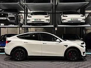 Used 2022 Tesla Model Y Long Range White - Interior and Exterior details 10