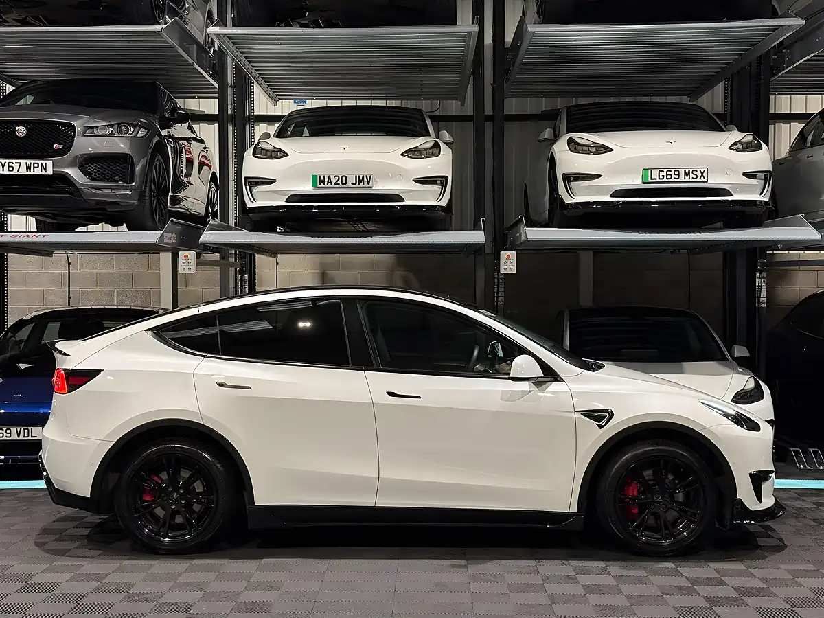 Used 2022 Tesla Model Y Long Range White - Interior and Exterior details 10