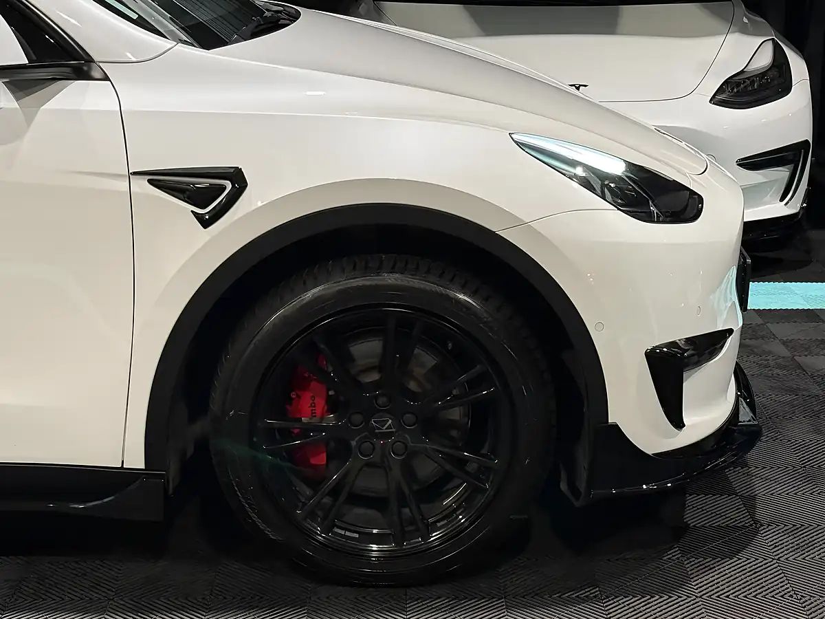 Used 2022 Tesla Model Y Long Range White - Interior and Exterior details 13