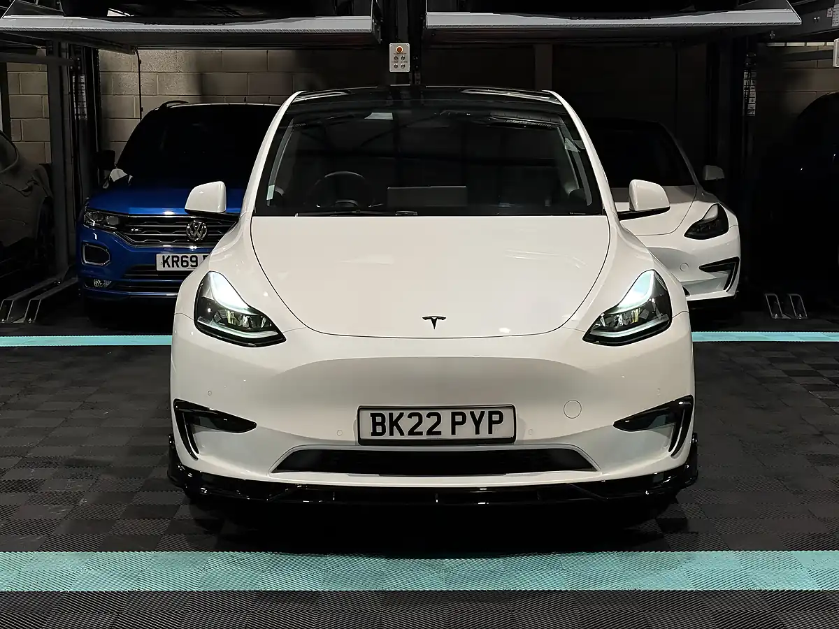 Used 2022 Tesla Model Y Long Range White - Interior and Exterior details 4