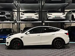 Used 2022 Tesla Model Y Long Range White - Interior and Exterior details 6