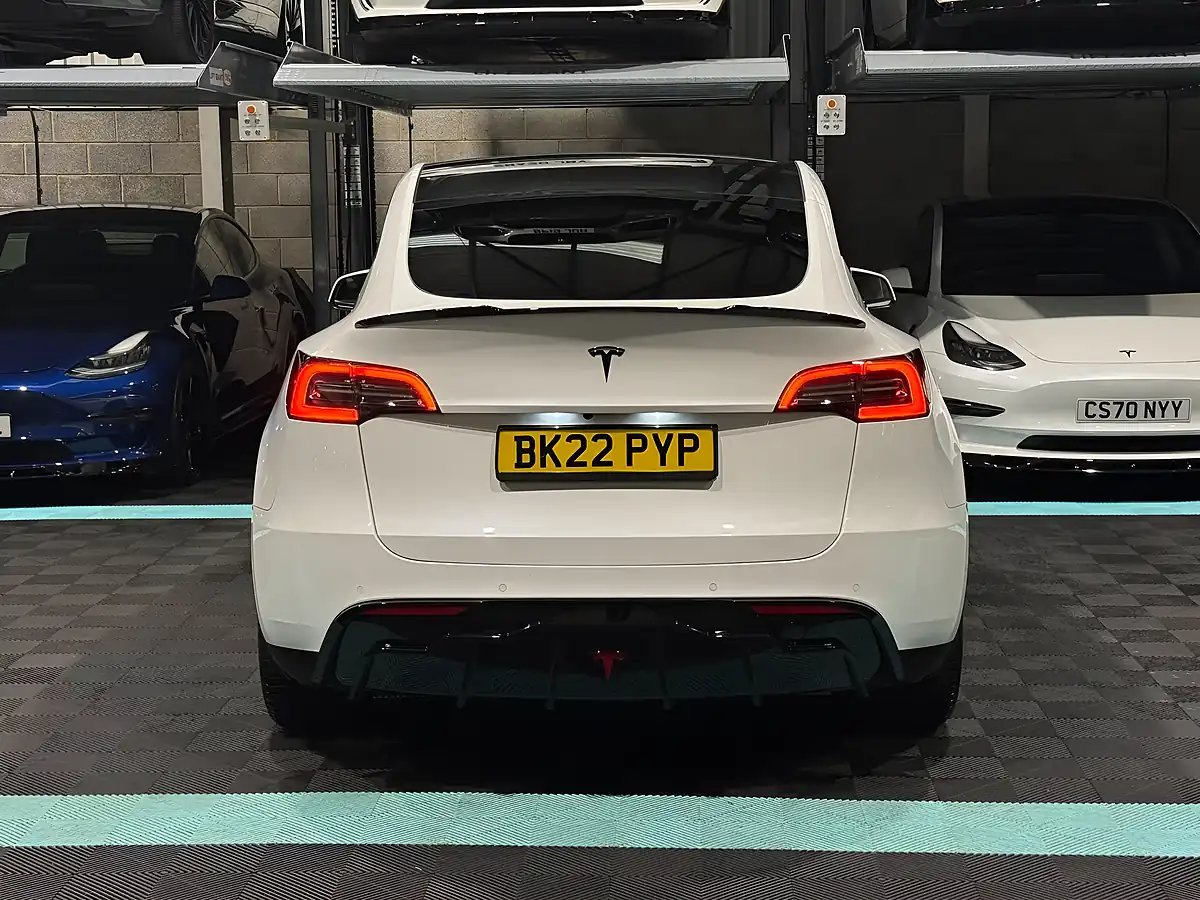 Used 2022 Tesla Model Y Long Range White - Interior and Exterior details 8