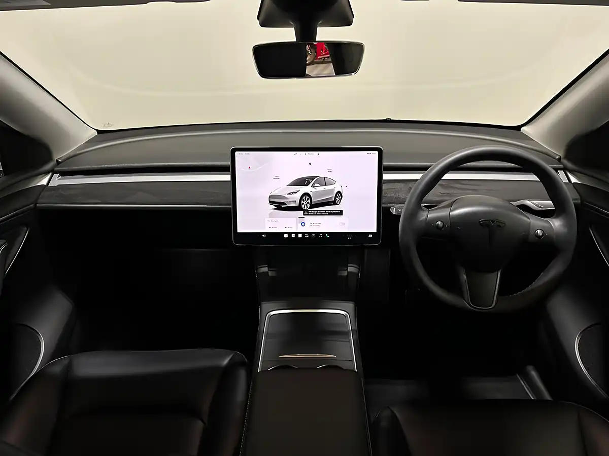 Used 2022 Tesla Model Y Long Range White - Interior and Exterior details 2