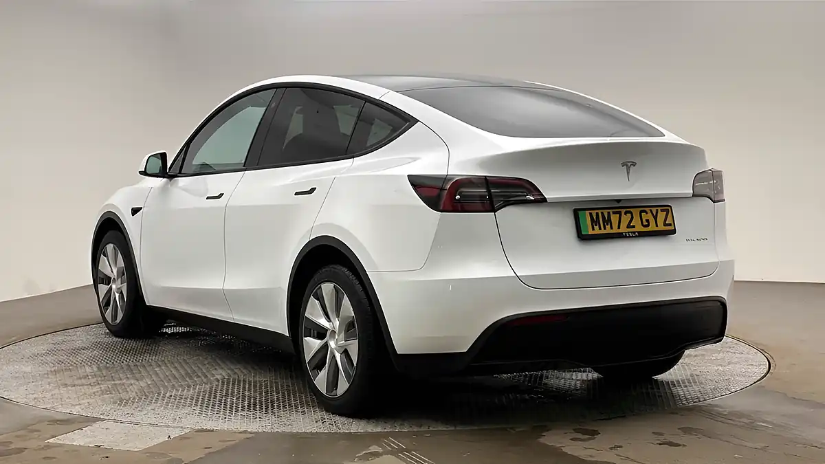 Used 2022 Tesla Model Y Long Range White - Interior and Exterior details 3