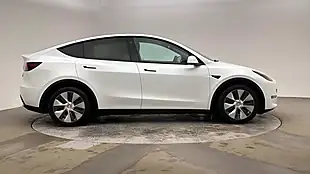 Used 2022 Tesla Model Y Long Range White - Interior and Exterior details 4