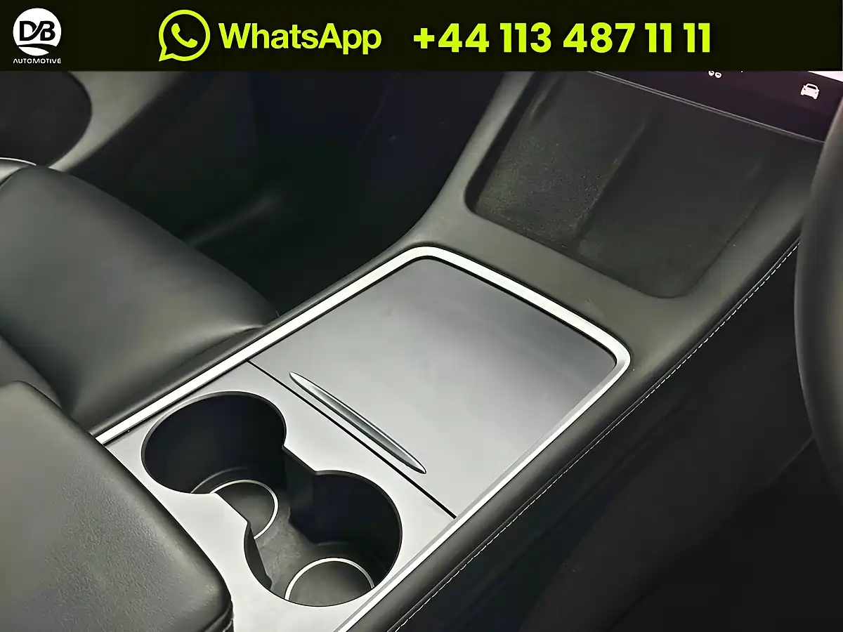 Used 2022 Tesla Model Y Long Range White - Interior and Exterior details 17
