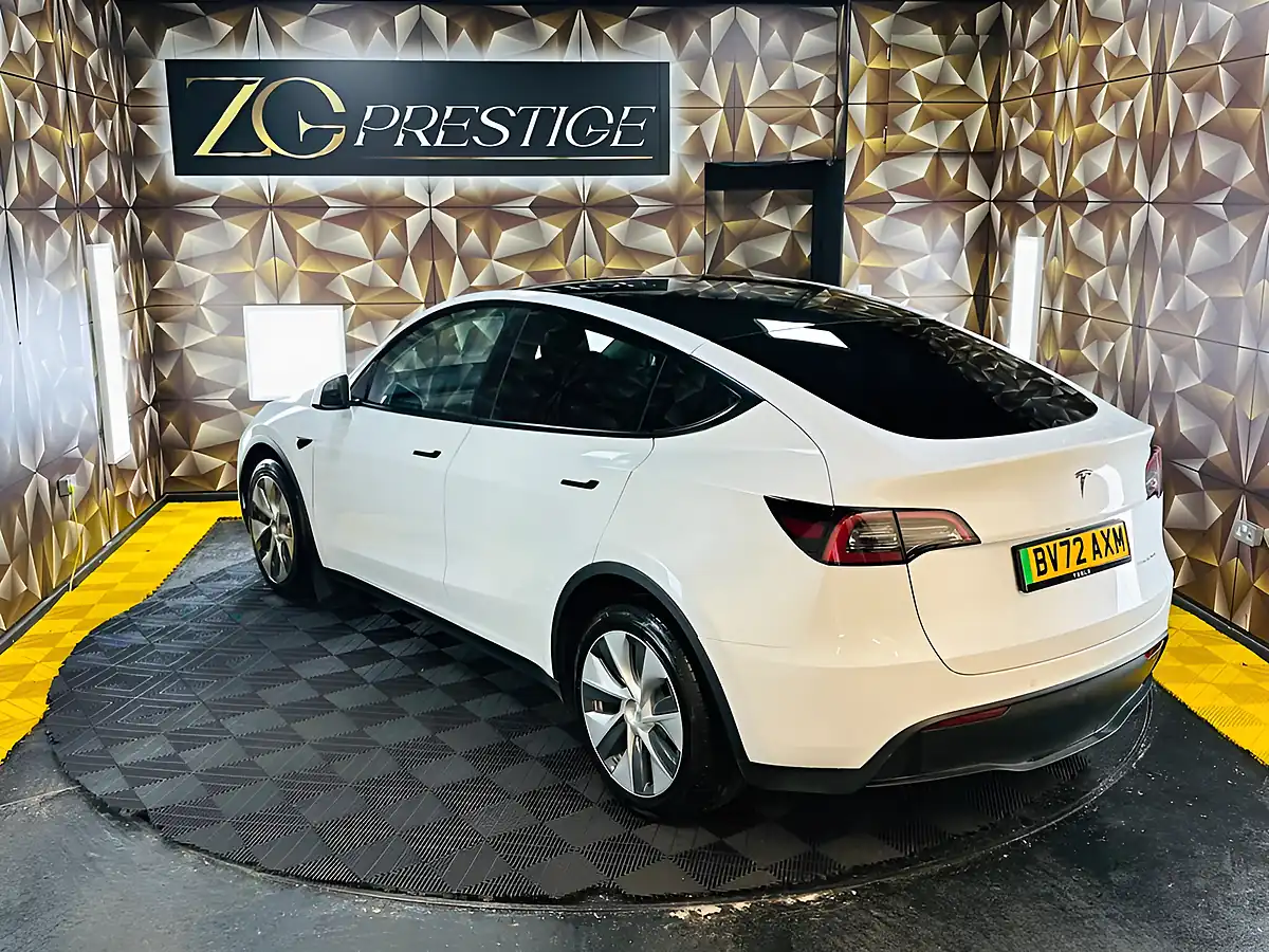 Used 2022 Tesla Model Y Long Range White - Interior and Exterior details 10