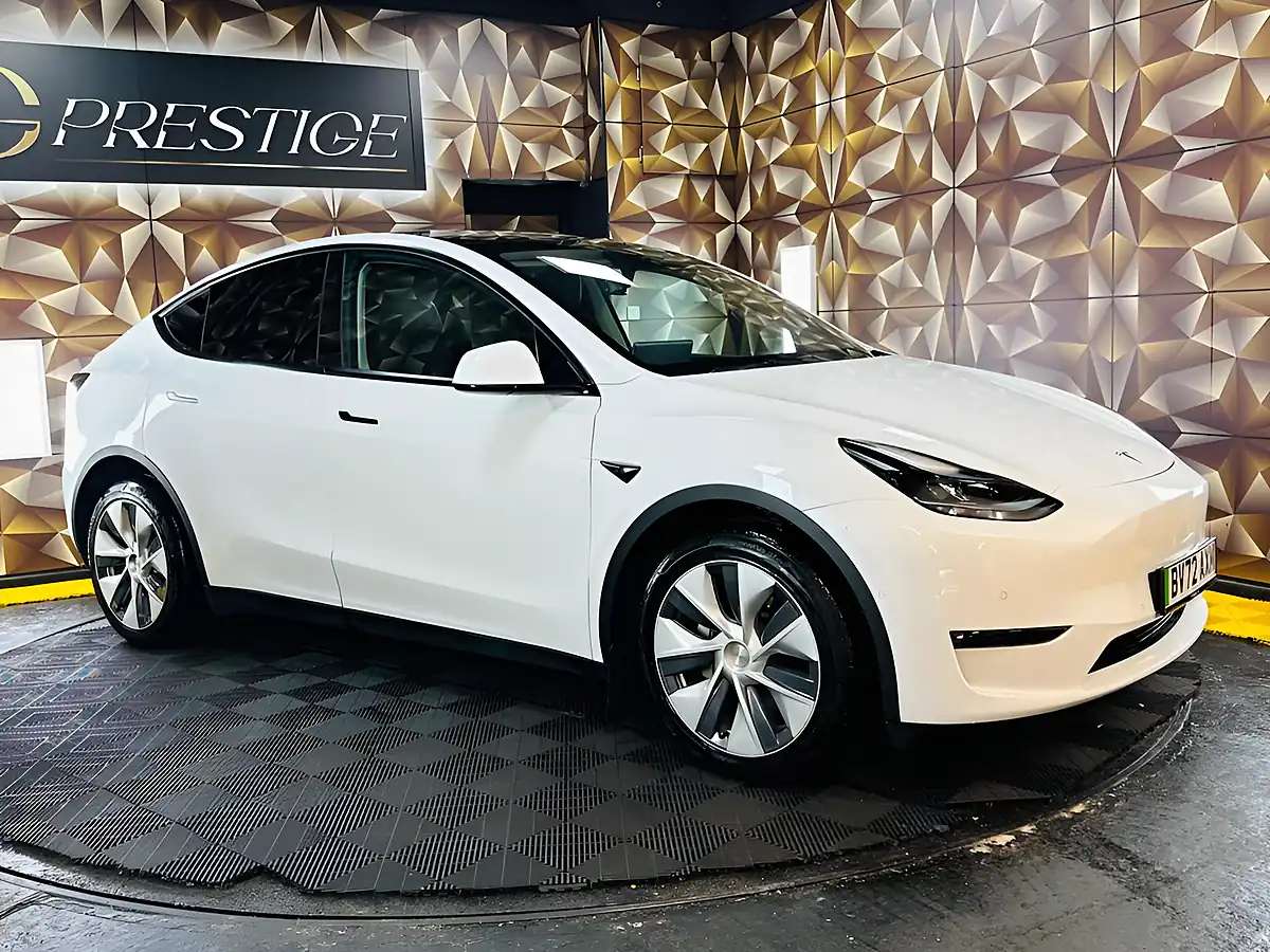 Used 2022 Tesla Model Y Long Range White - Interior and Exterior details 12