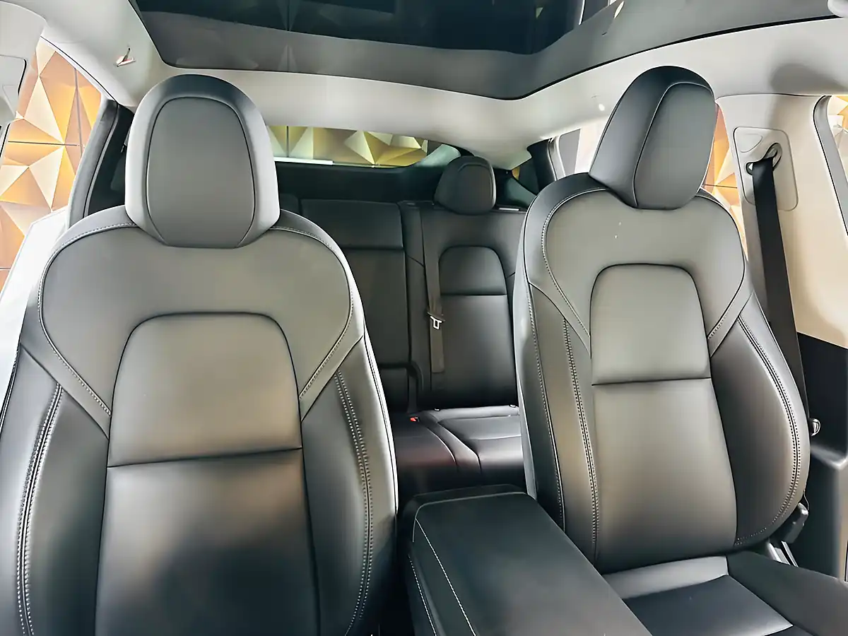 Used 2022 Tesla Model Y Long Range White - Interior and Exterior details 14