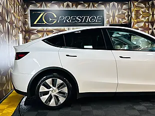Used 2022 Tesla Model Y Long Range White - Interior and Exterior details 15