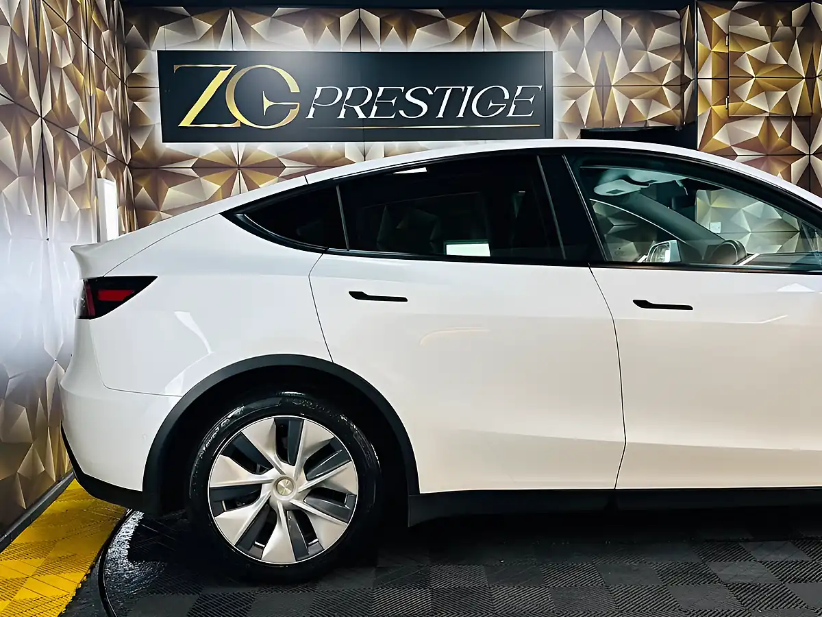 Used 2022 Tesla Model Y Long Range White - Interior and Exterior details 15