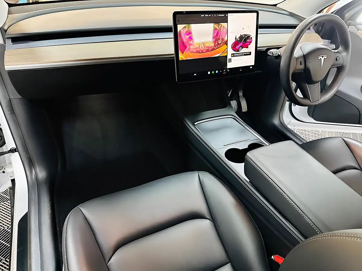 Used 2022 Tesla Model Y Long Range White - Interior and Exterior details 3