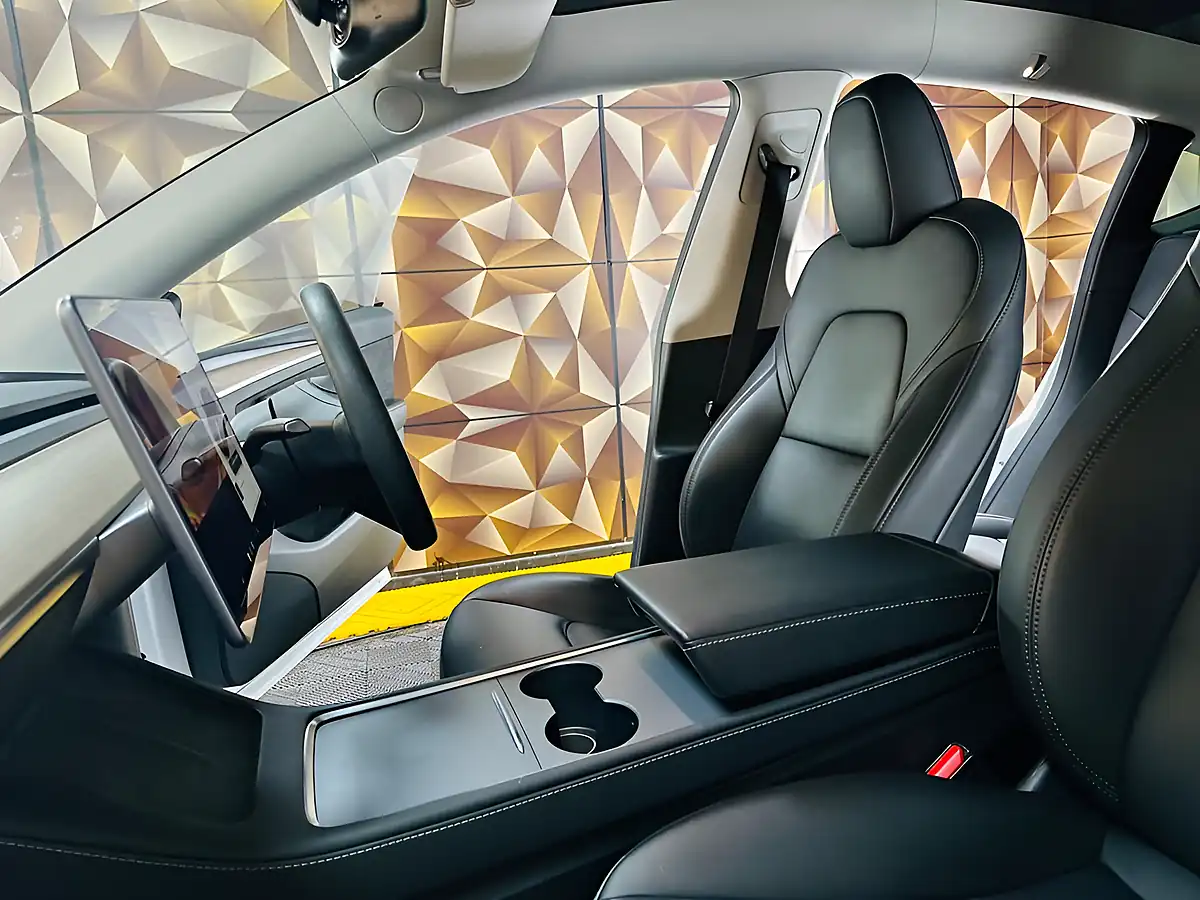 Used 2022 Tesla Model Y Long Range White - Interior and Exterior details 5