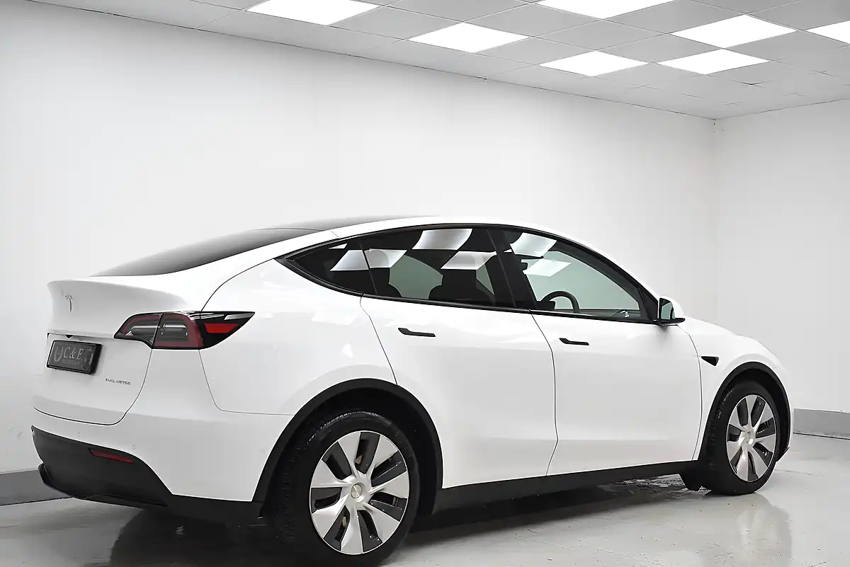 Used 2022 Tesla Model Y Long Range White - Interior and Exterior details 15