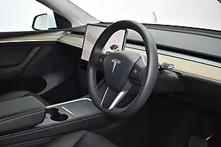 Used 2022 Tesla Model Y Long Range White - Interior and Exterior details 17