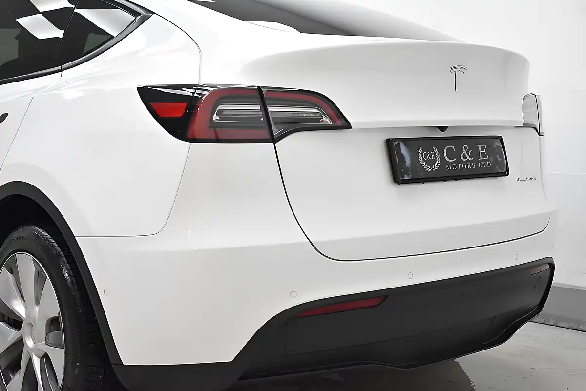 Used 2022 Tesla Model Y Long Range White - Interior and Exterior details 5