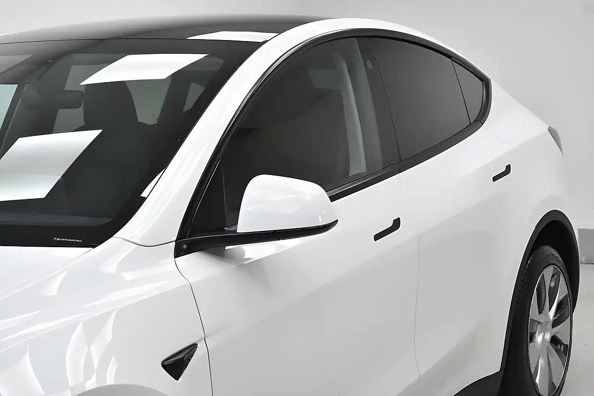 Used 2022 Tesla Model Y Long Range White - Interior and Exterior details 7