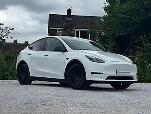 Used 2022 Tesla Model Y Long Range White - Interior and Exterior details 15