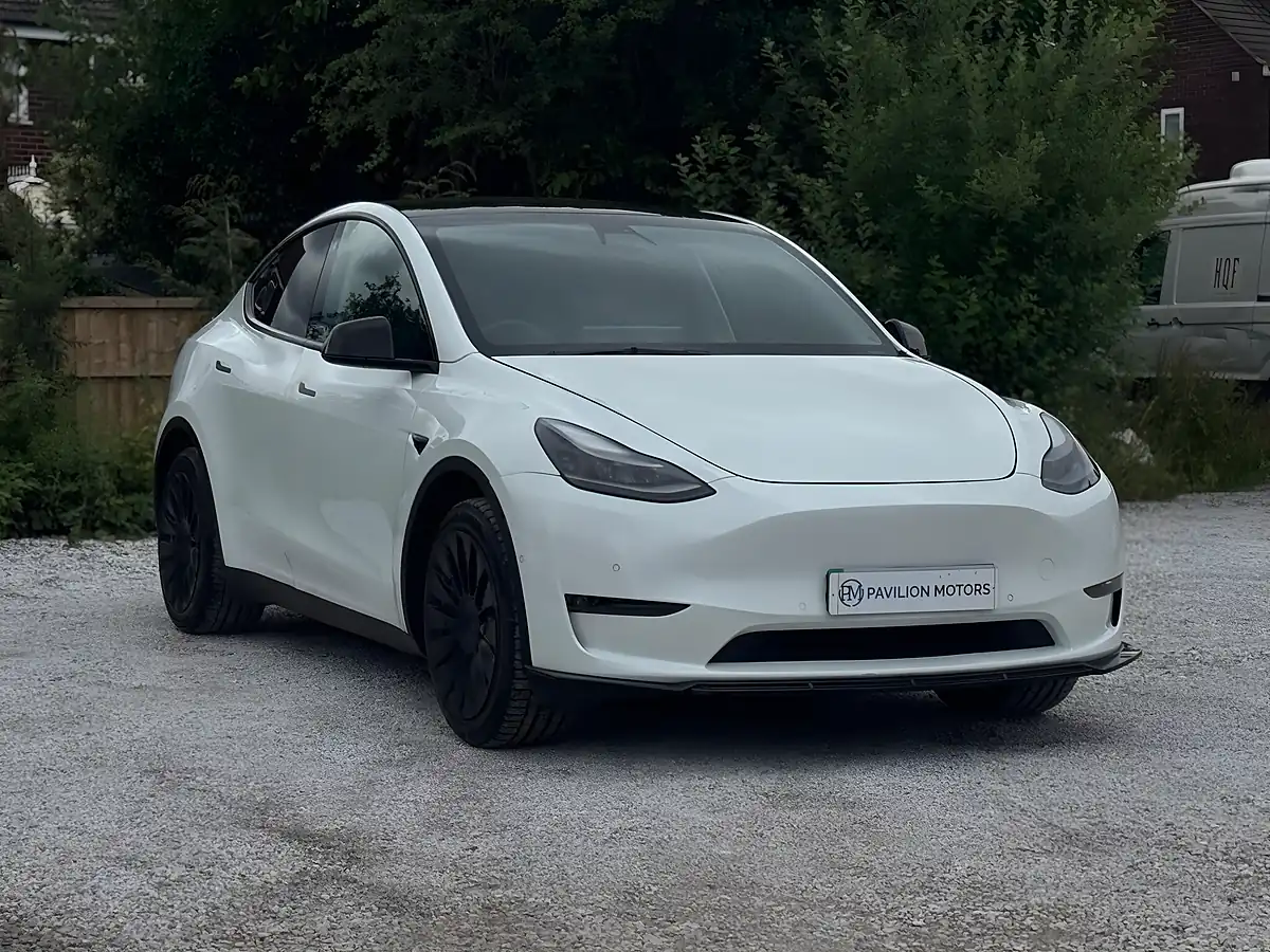 Used 2022 Tesla Model Y Long Range White - Interior and Exterior details 3