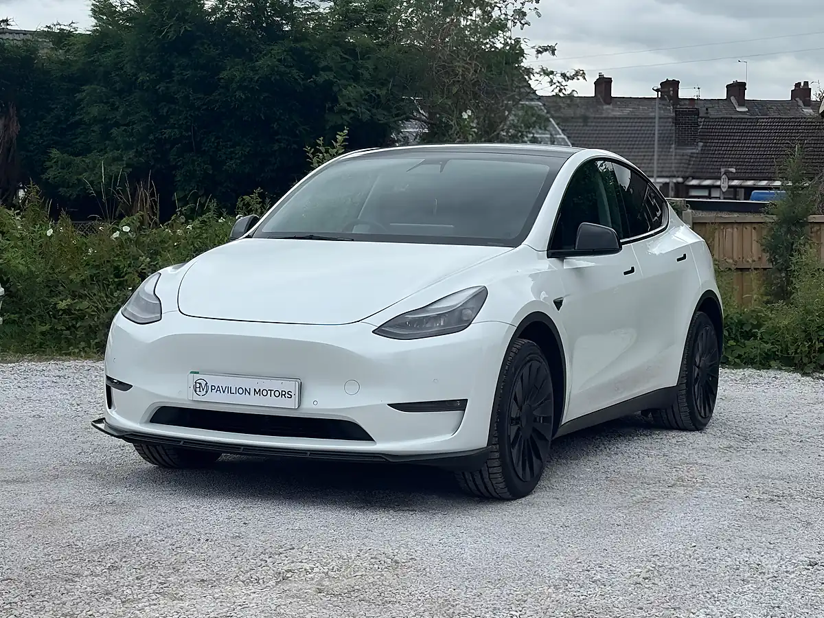 Used 2022 Tesla Model Y Long Range White - Interior and Exterior details 6