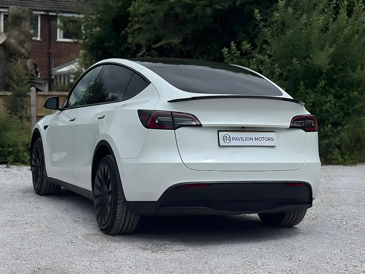 Used 2022 Tesla Model Y Long Range White - Interior and Exterior details 7