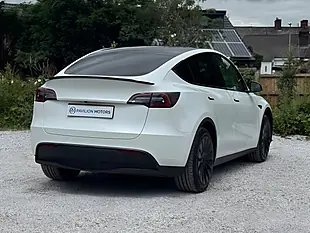 Used 2022 Tesla Model Y Long Range White - Interior and Exterior details 9