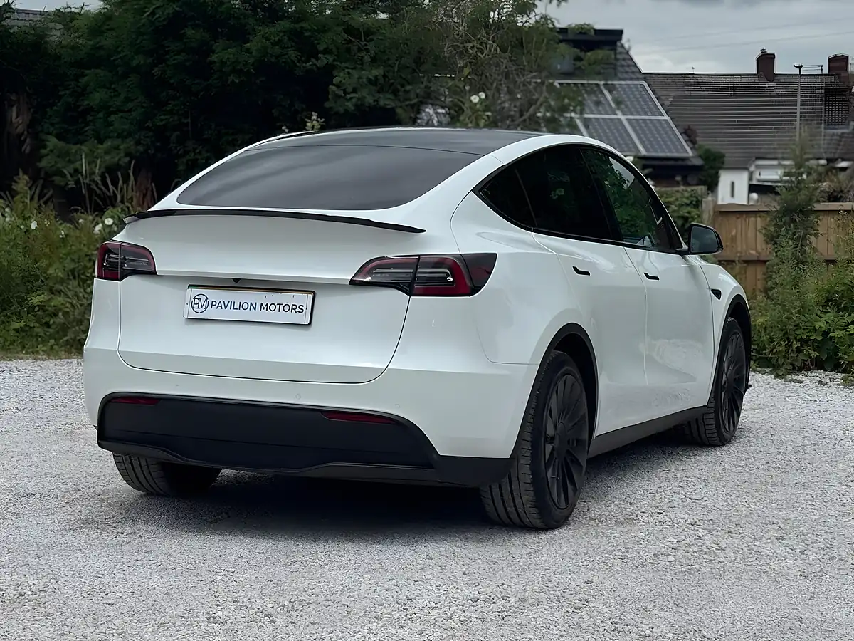 Used 2022 Tesla Model Y Long Range White - Interior and Exterior details 9