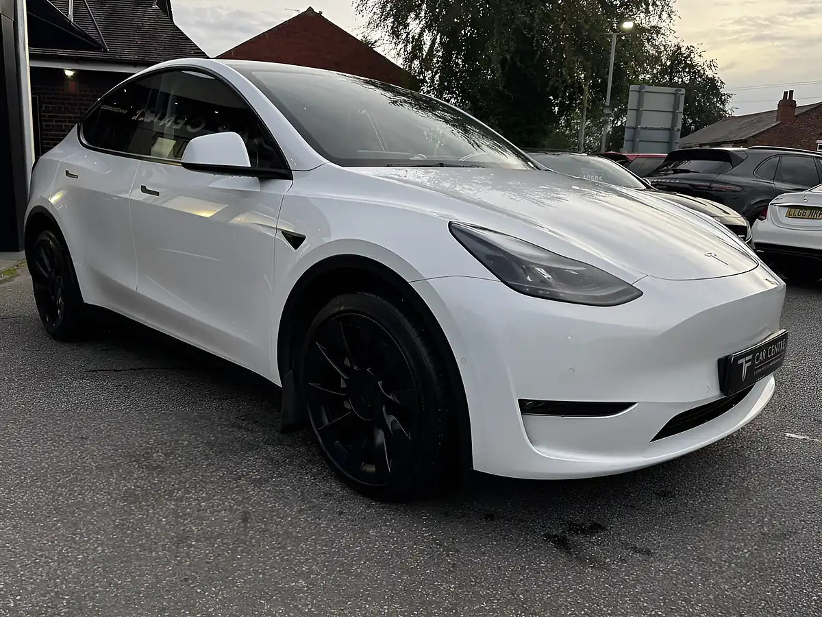 Used 2022 Tesla Model Y Long Range White - Interior and Exterior details 10