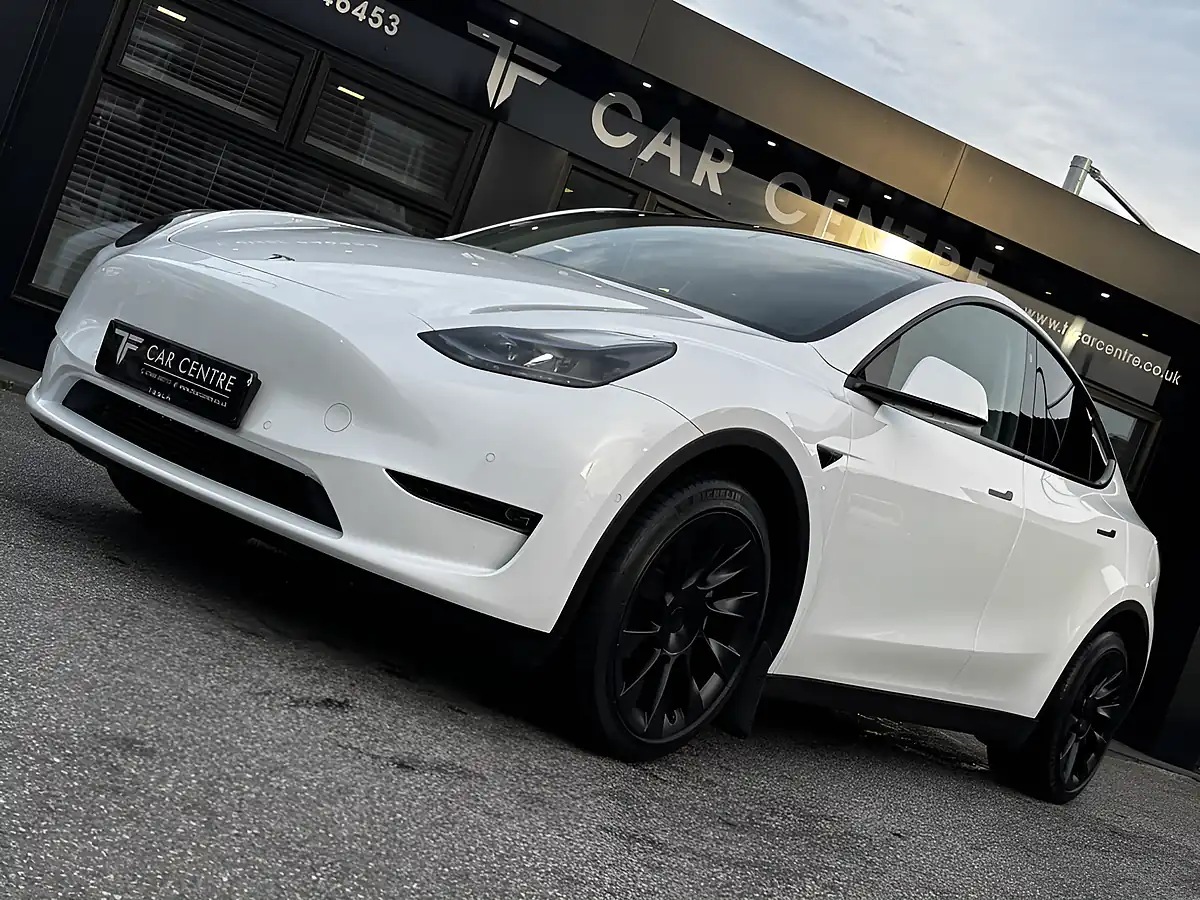 Used 2022 Tesla Model Y Long Range White - Interior and Exterior details 12
