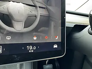 Used 2022 Tesla Model Y Long Range White - Interior and Exterior details 17