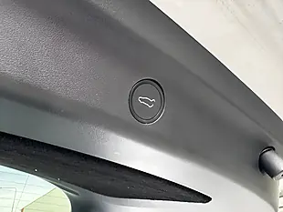 Used 2022 Tesla Model Y Long Range White - Interior and Exterior details 20