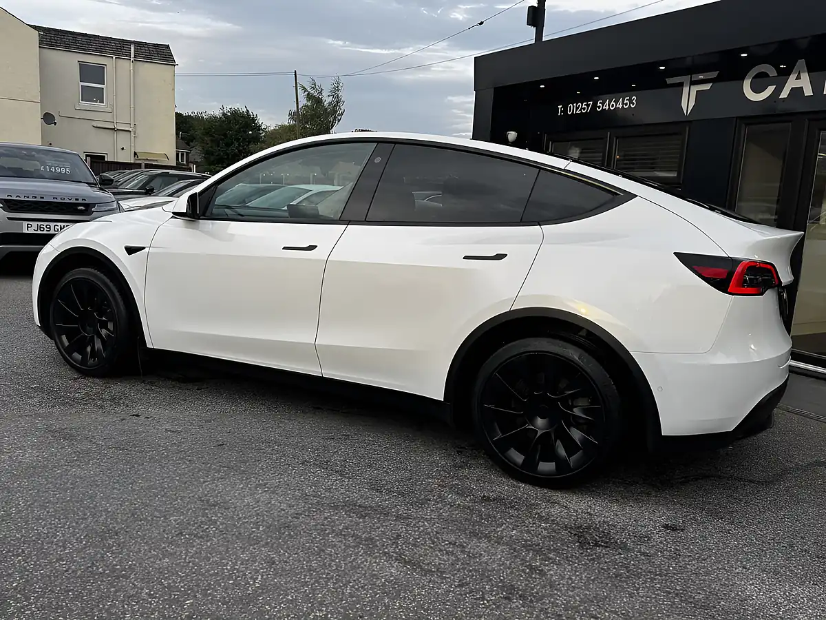 Used 2022 Tesla Model Y Long Range White - Interior and Exterior details 5