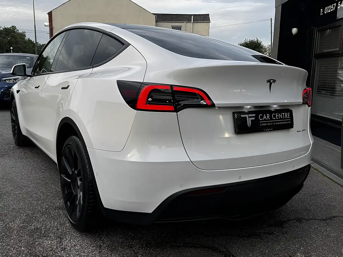 Used 2022 Tesla Model Y Long Range White - Interior and Exterior details 7