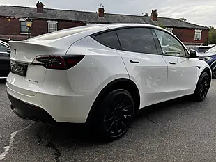 Used 2022 Tesla Model Y Long Range White - Interior and Exterior details 9