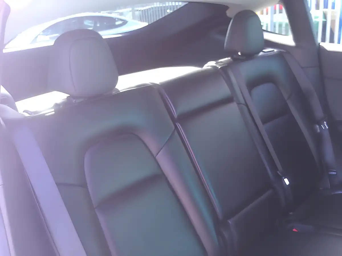 Used 2022 Tesla Model Y Long Range White - Interior and Exterior details 14