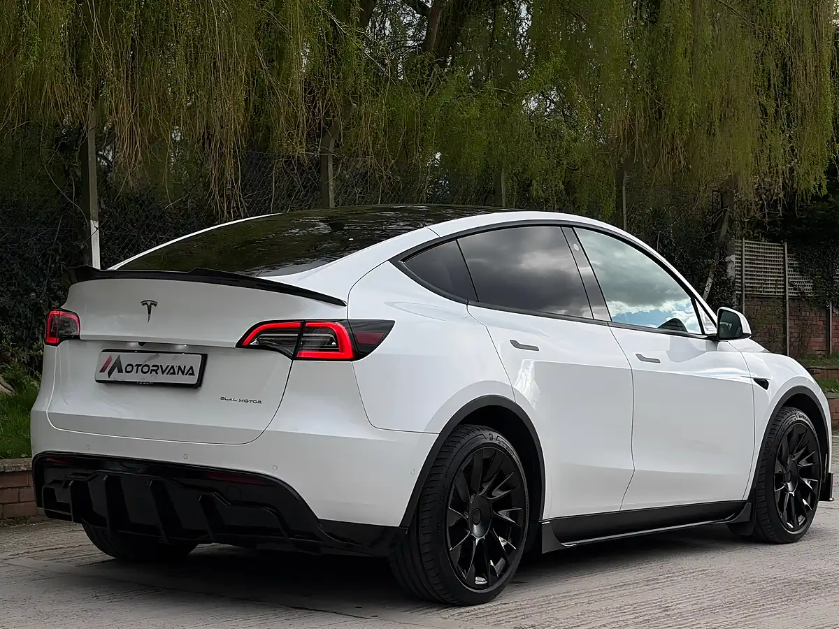 Used 2022 Tesla Model Y Long Range White - Interior and Exterior details 10