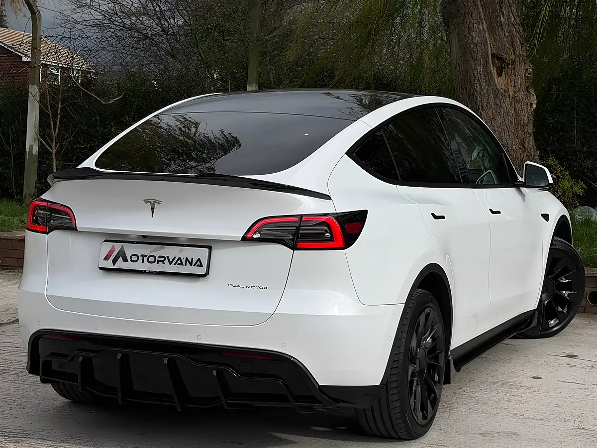 Used 2022 Tesla Model Y Long Range White - Interior and Exterior details 11