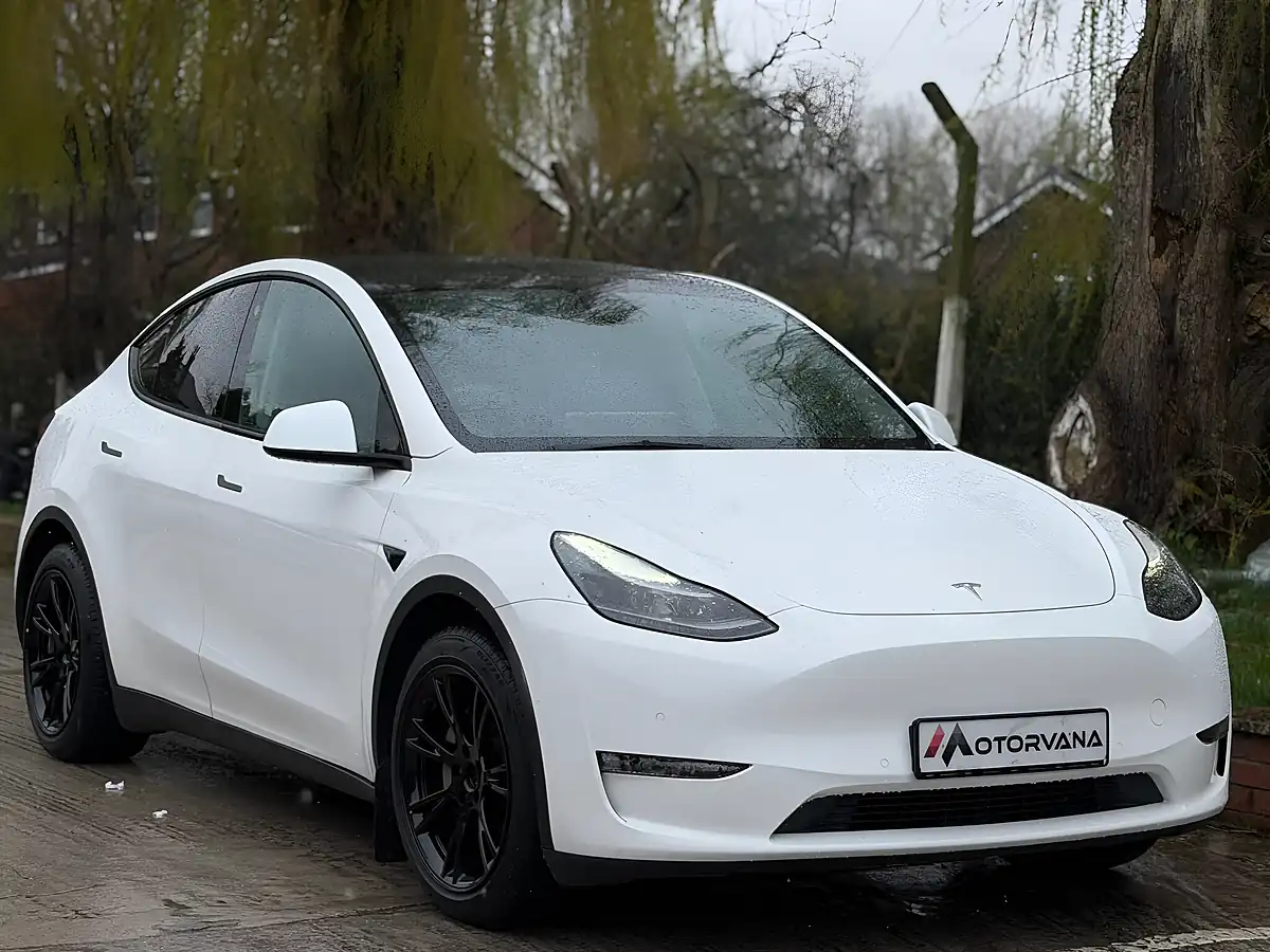 Used 2022 Tesla Model Y Long Range White - Interior and Exterior details 7