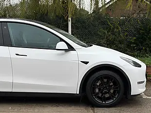 Used 2022 Tesla Model Y Long Range White - Interior and Exterior details 9
