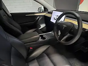 Used 2022 Tesla Model Y Long Range White - Interior and Exterior details 15