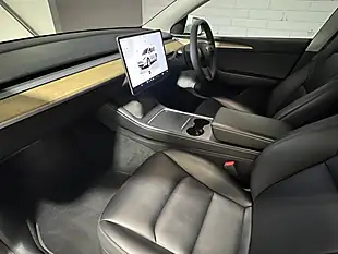 Used 2022 Tesla Model Y Long Range White - Interior and Exterior details 9