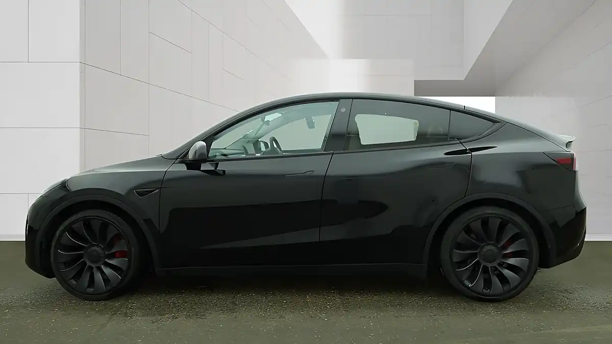Used 2022 Tesla Model Y Performance Black - Interior and Exterior details 12