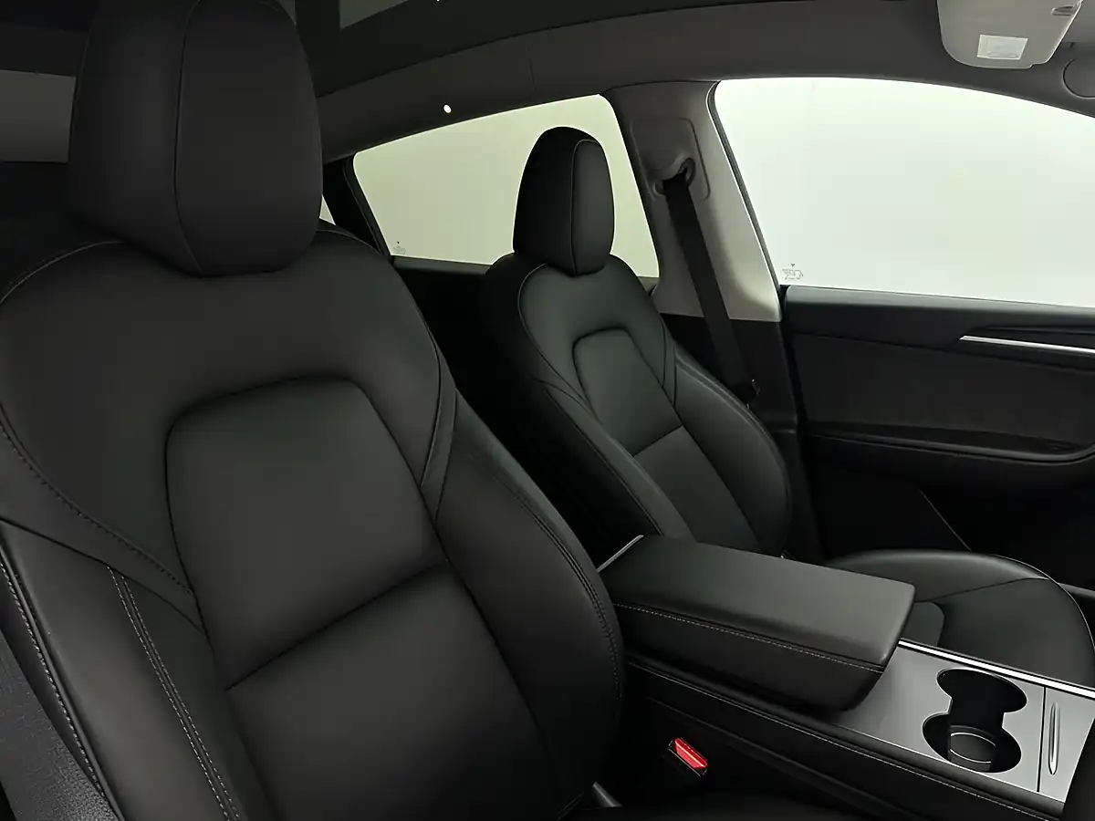 Used 2022 Tesla Model Y Style Pack Blue - Interior and Exterior details 18