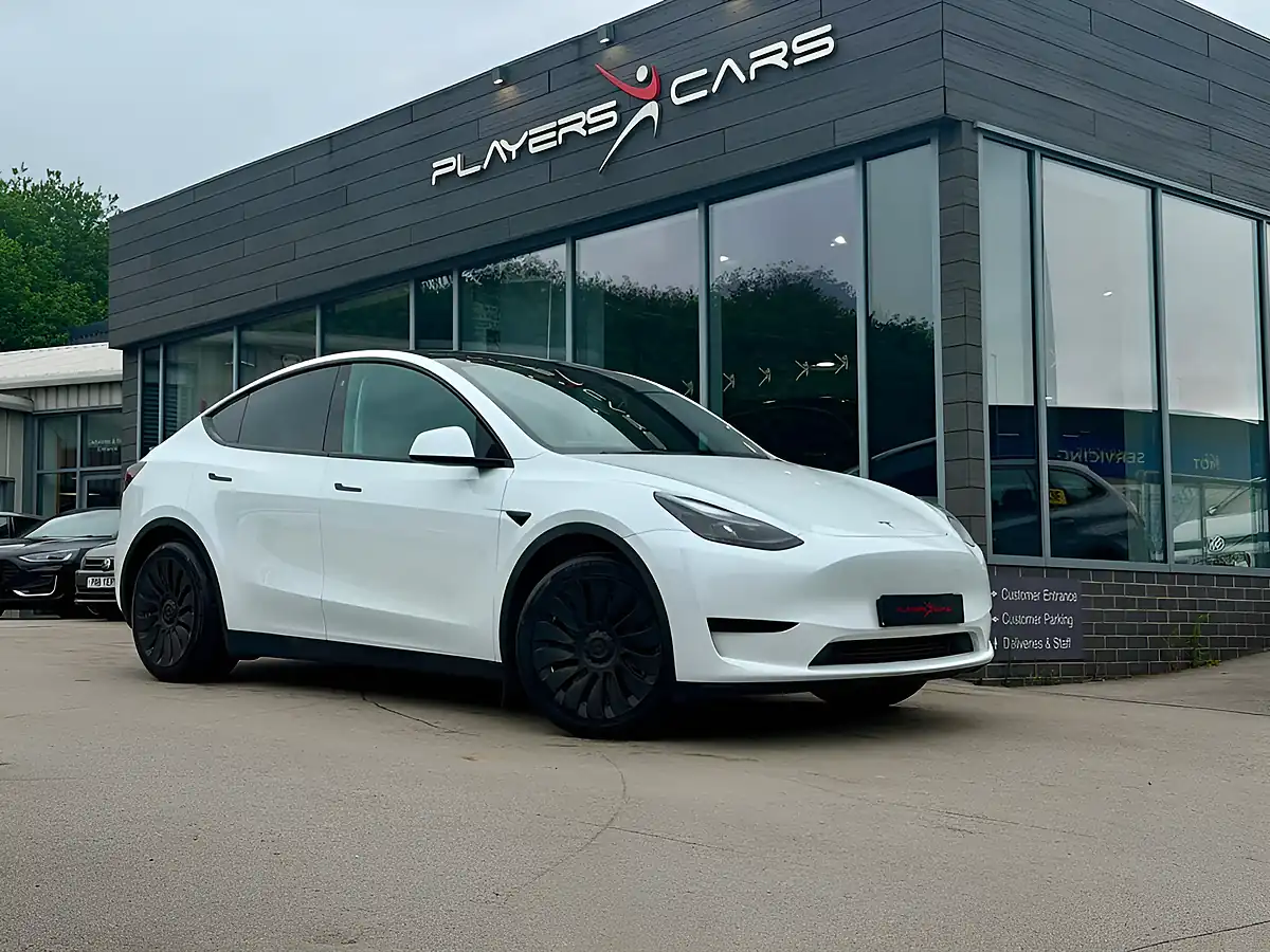 Used 2022 Tesla Model Y SUV 5dr White - Front View