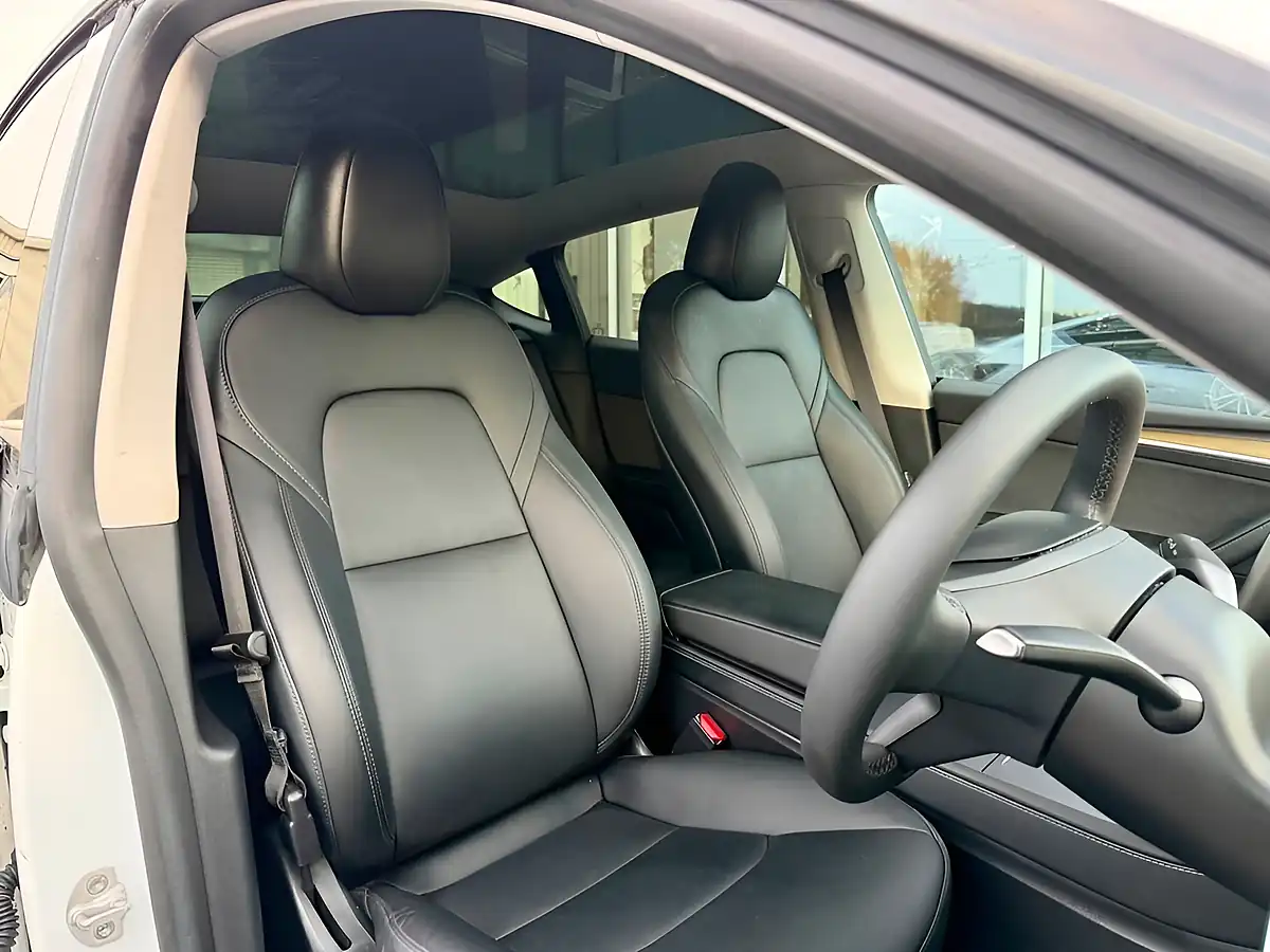 Used 2022 Tesla Model Y SUV 5dr White - Interior and Exterior details 11