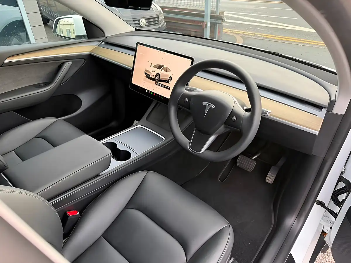 Used 2022 Tesla Model Y SUV 5dr White - Interior and Exterior details 16