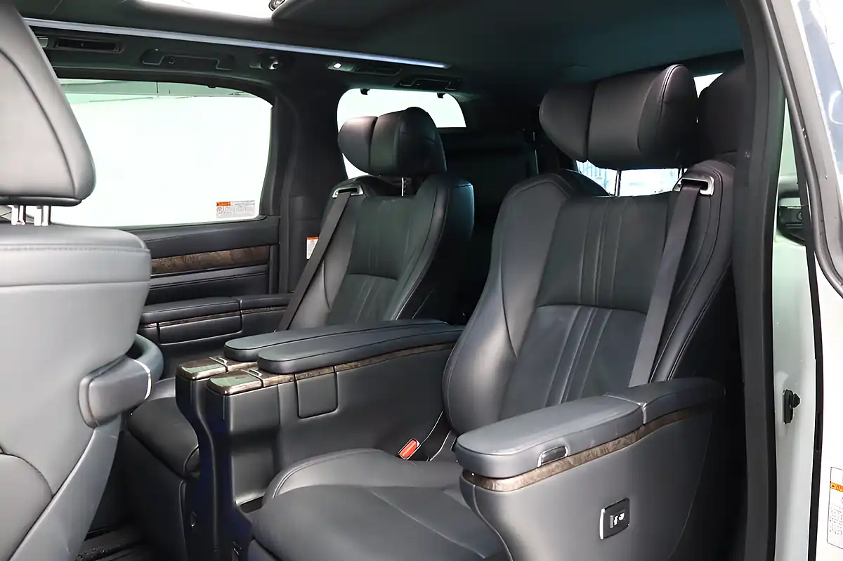 Used 2022 Toyota Alphard Executive Lounge White - Interior and Exterior details 10